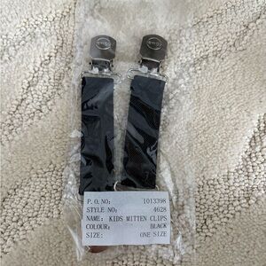 Black Kids Kombi Mitten Clips